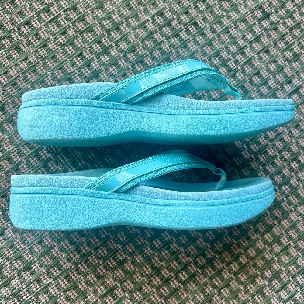 Vionic Platform Aqua Sandals Size 8 - image 2
